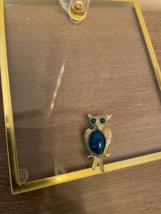 Artisan Gold-Tone Owl Brooch with Deep Blue Cabochons - Picture 4 of 7